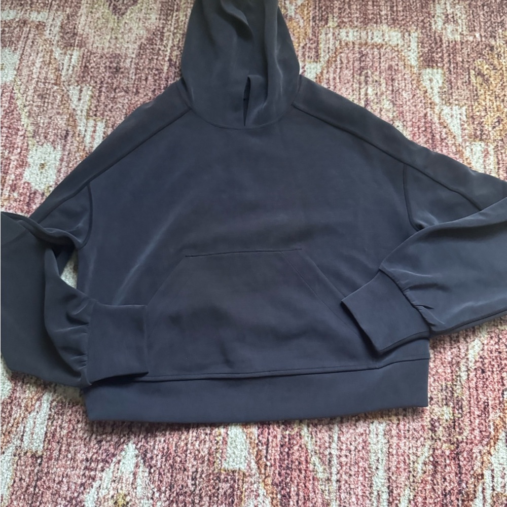 Lululemon soft stream hoodie size 4
